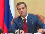 Медведев призвал соотечественников за рубежом работать на Россиию