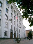 Под стенами облгосадминистрации снова искали правду