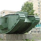Луганские танки задерживаются
